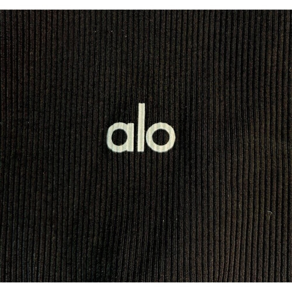 ALO Yoga Womens Size Medium Ribbed Black Sweetheart Cap Short Sleeved Active Top - Picture 5 of 7
